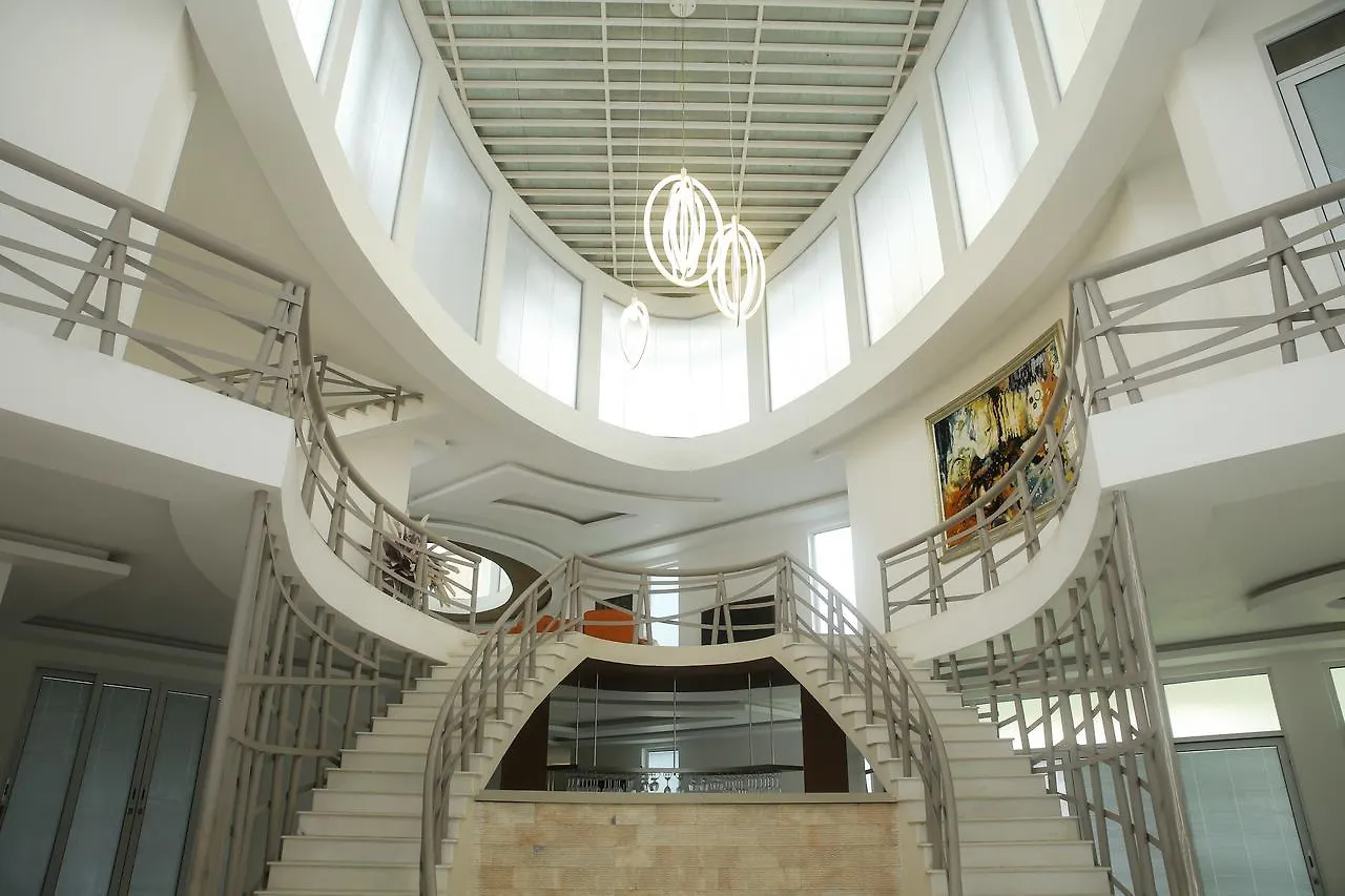 Avenra Dynasty Hotel Bolawalana