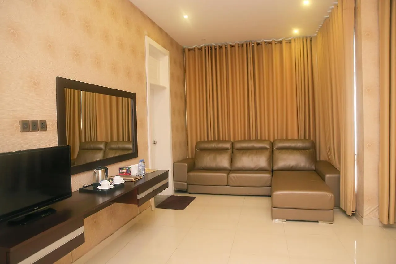 Avenra Dynasty Hotel Bolawalana
